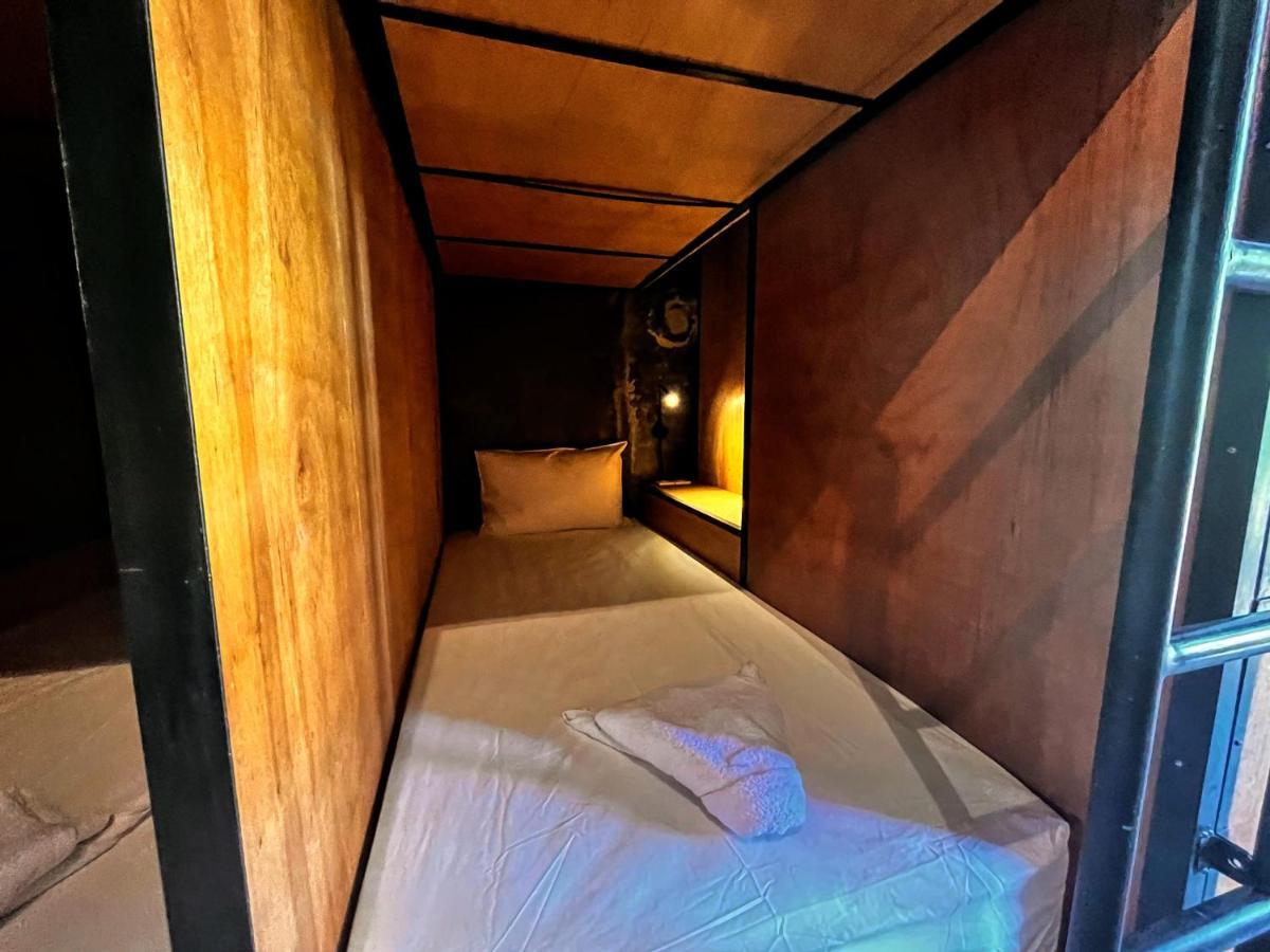 Mangroove Bay Boutique Hostel Banyuwedang Екстериор снимка
