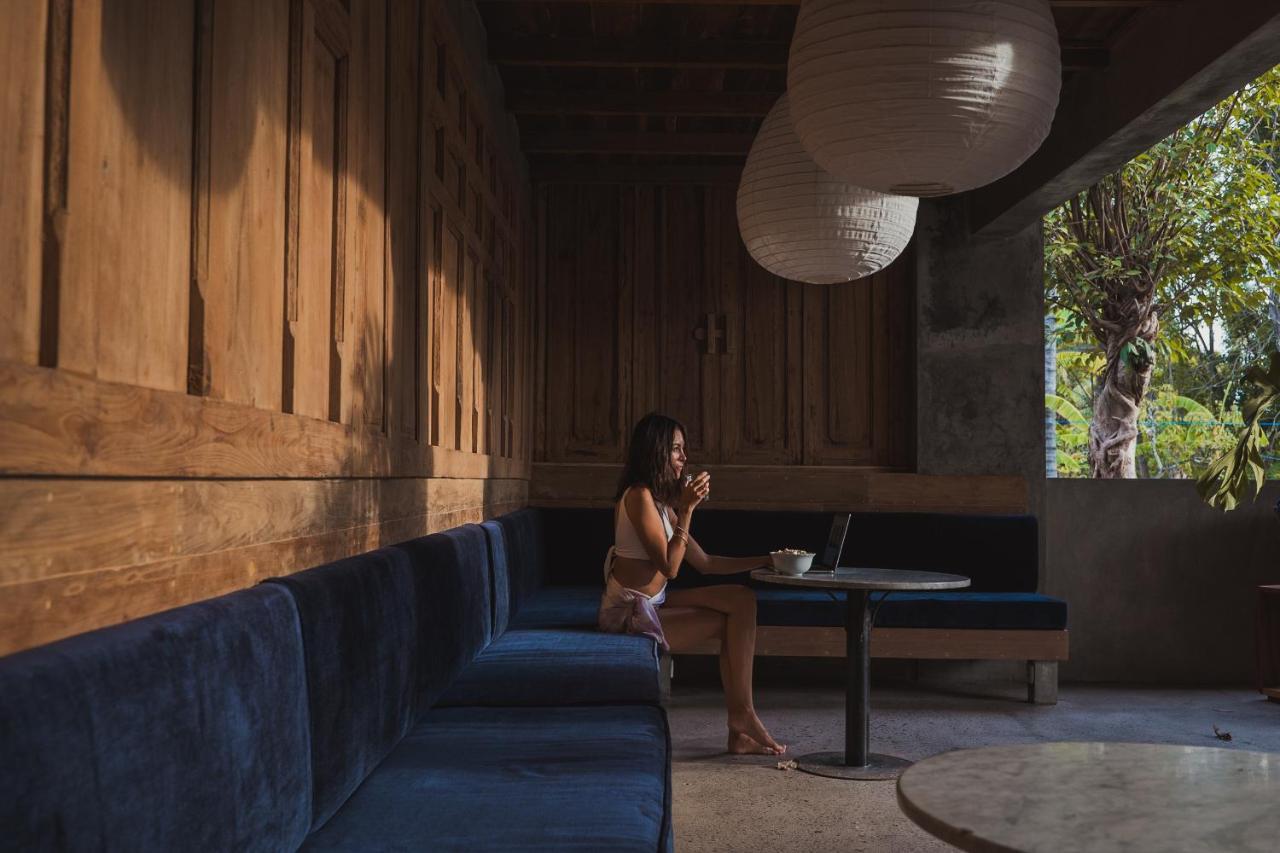 Mangroove Bay Boutique Hostel Banyuwedang Екстериор снимка