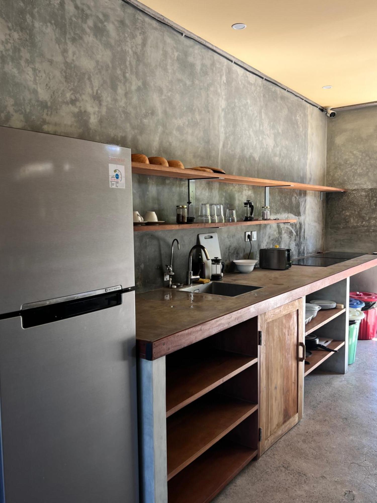 Mangroove Bay Boutique Hostel Banyuwedang Екстериор снимка