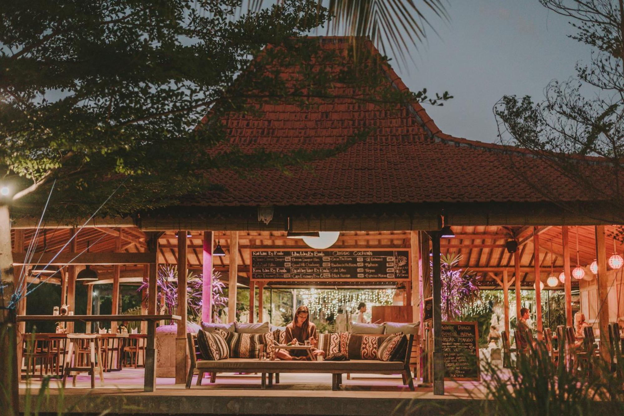 Mangroove Bay Boutique Hostel Banyuwedang Екстериор снимка