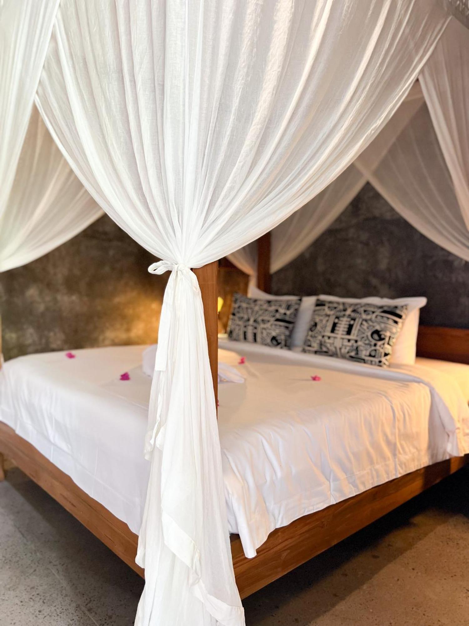 Mangroove Bay Boutique Hostel Banyuwedang Екстериор снимка